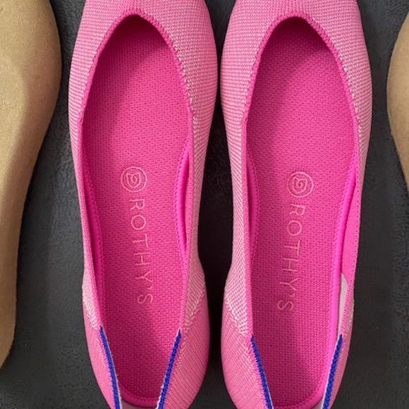 BNIB Rothy's Strawberry Ice Squares - Size 9 - Picture 2 of 5